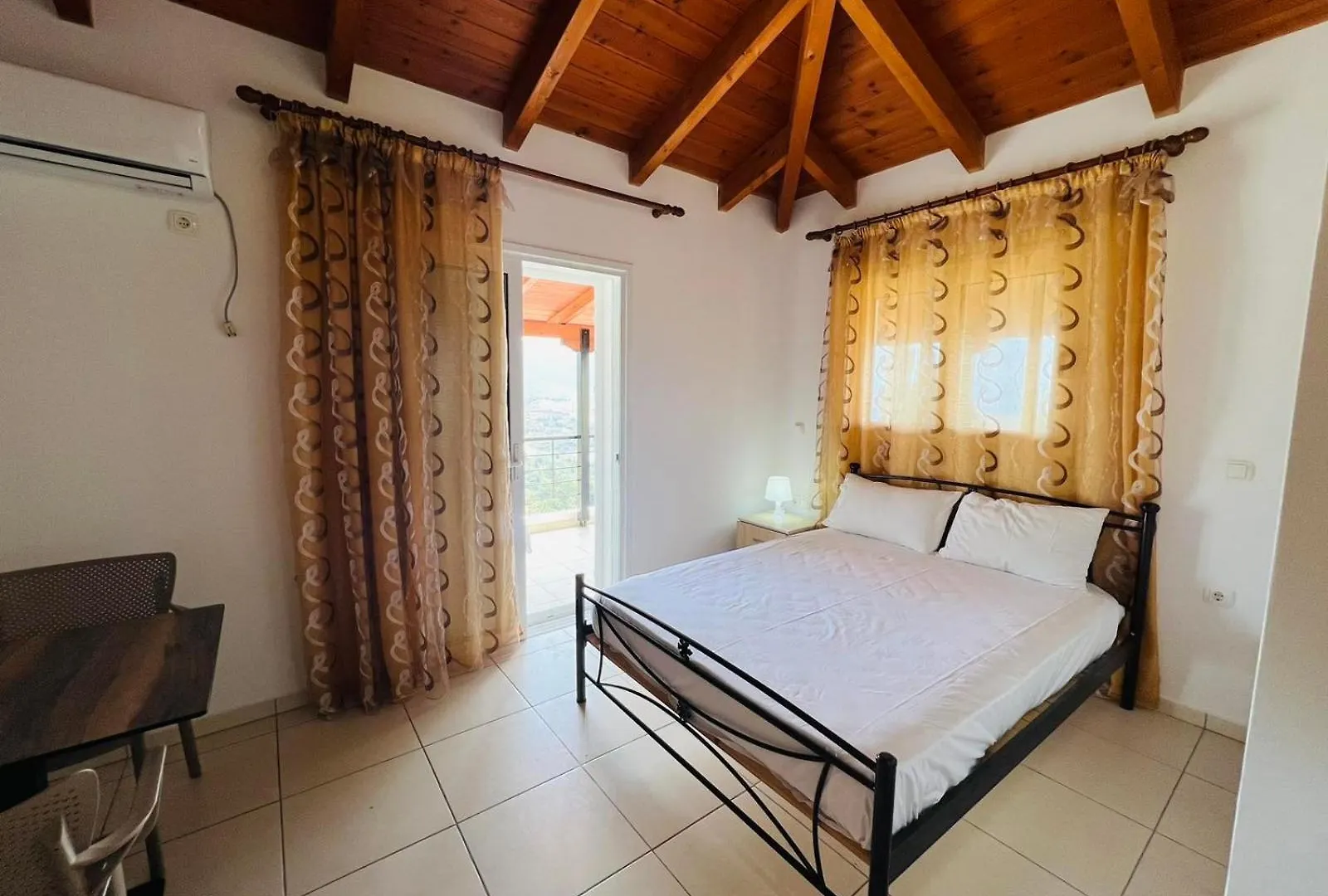 Apartments Aneta'S House Himare