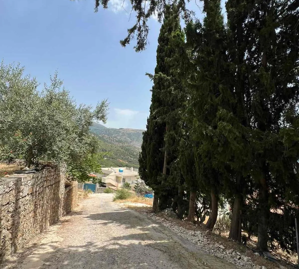 Apartments Aneta'S House Himare