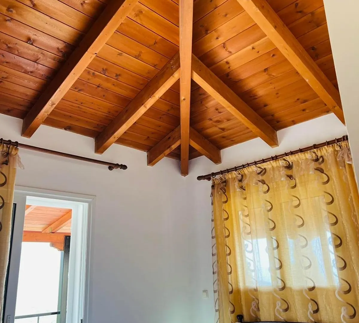 Apartments Aneta'S House Himare 0*,
