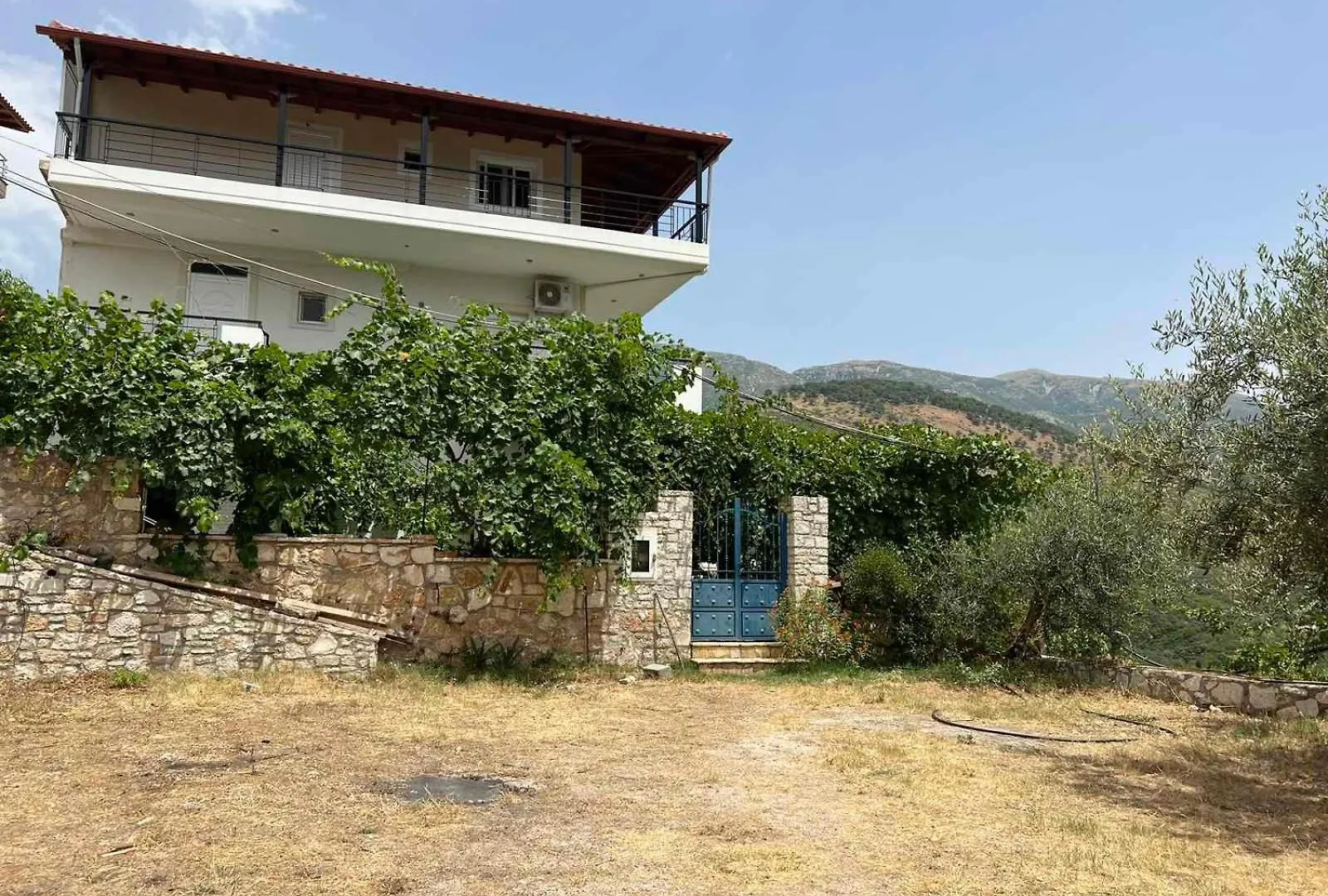 Apartments Aneta'S House Himare