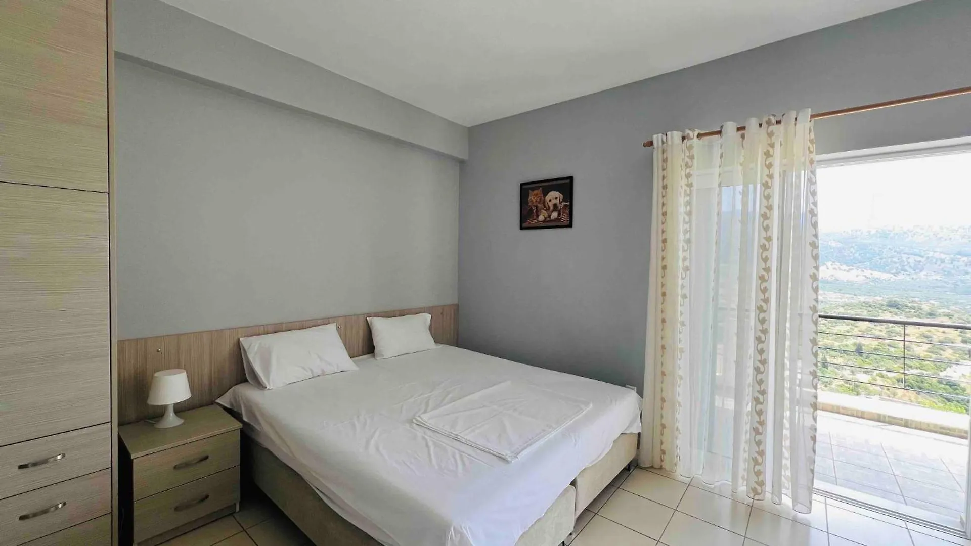 Apartments Aneta'S House Himare Albania