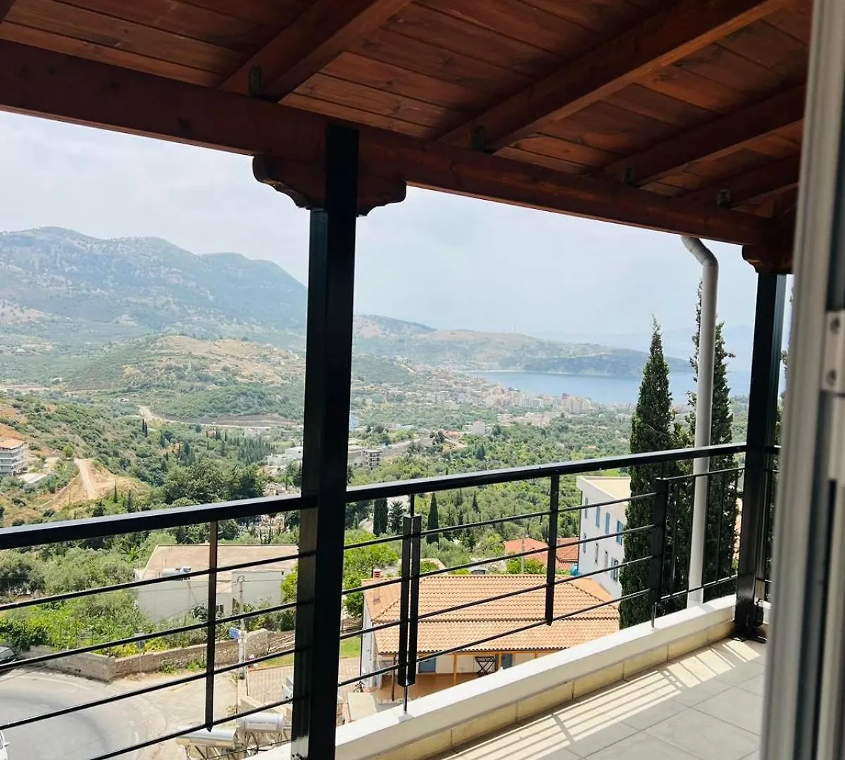 Apartments Aneta'S House Himare