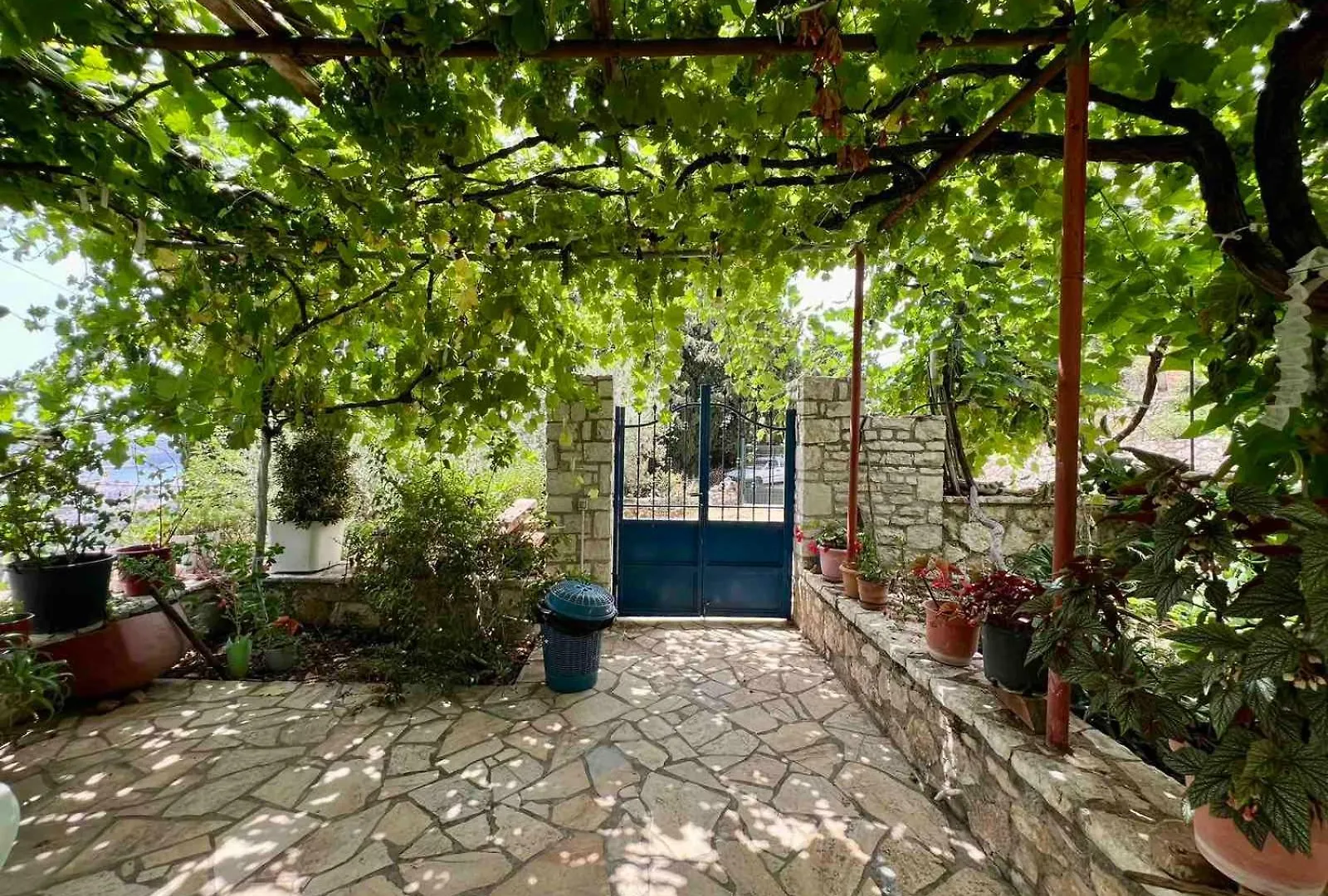 Apartments Aneta'S House Himare
